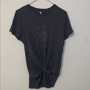Short sleeve graphic sun moon and stars tee